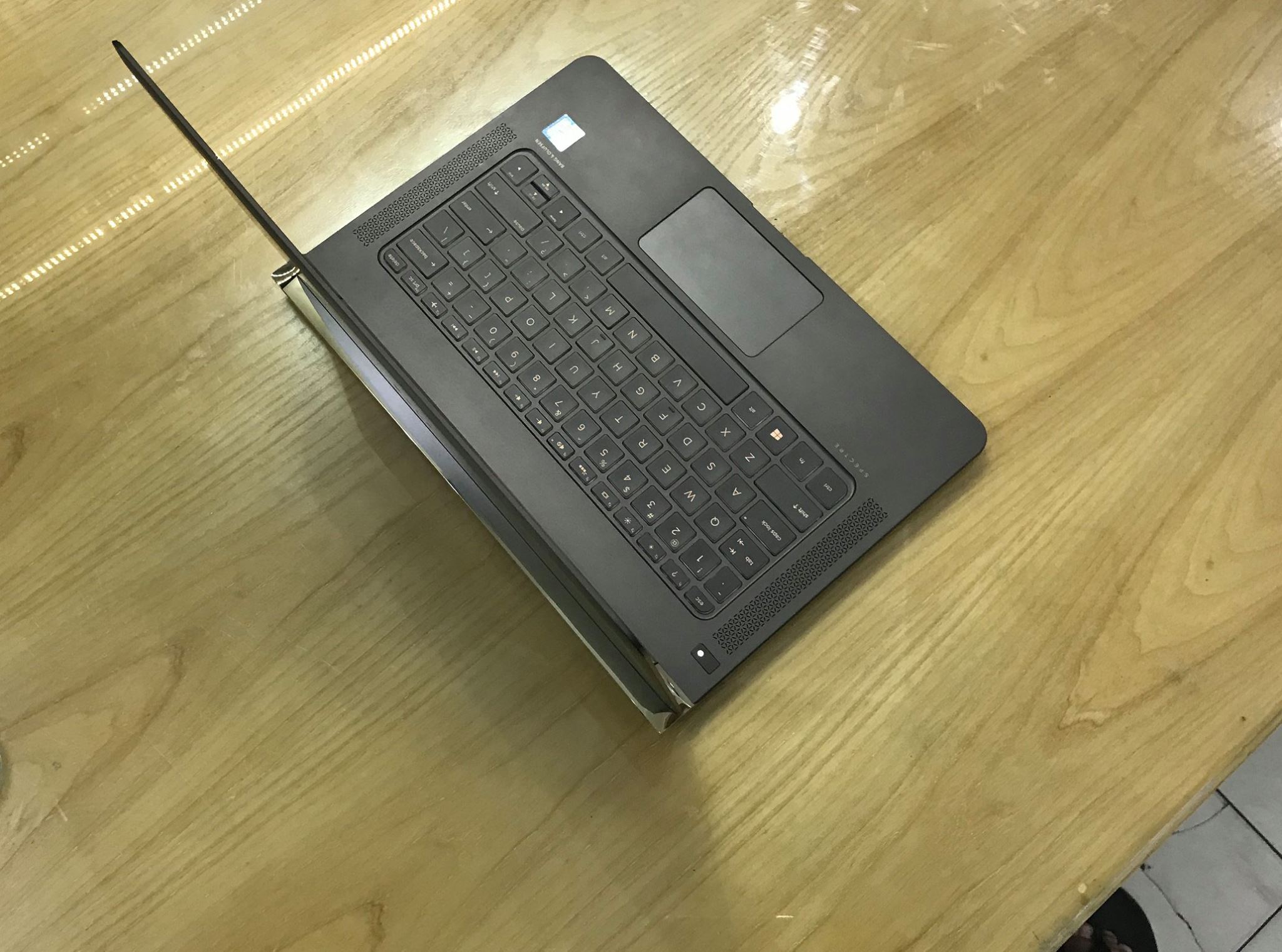 Laptop HP Spectre 13-v020TU-1.jpg